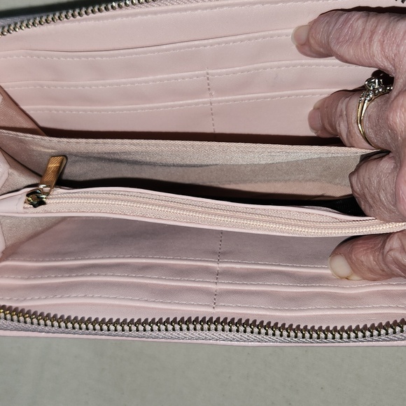 Wallets - Picture 11 of 13